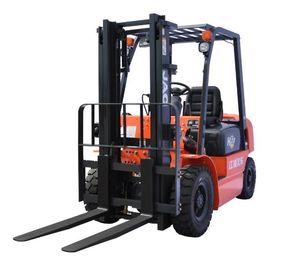Camion diesel sollevato diesel del carrello elevatore a forcale di JAC una capacità di carico di 2 tonnellate con il motore di Isuzu