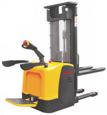 Porcellana CDDR15 tipi elettrico di guida del camion dell&#039;impilatore da 1,5 tonnellate altezza dell&#039;ascensore di 5.6m - di 2.5m esportatore